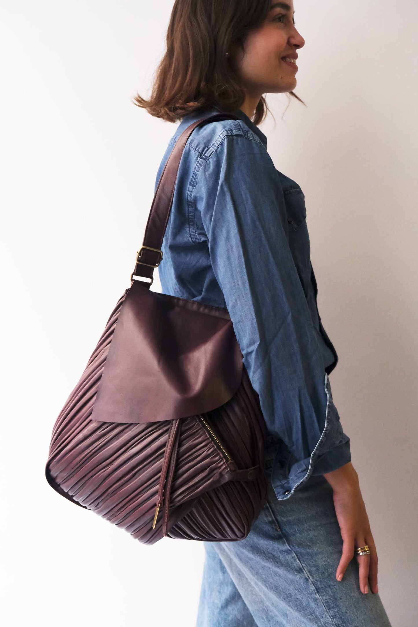 Gabri tote bag in pleated plum colour nappa leather - Made in Italy