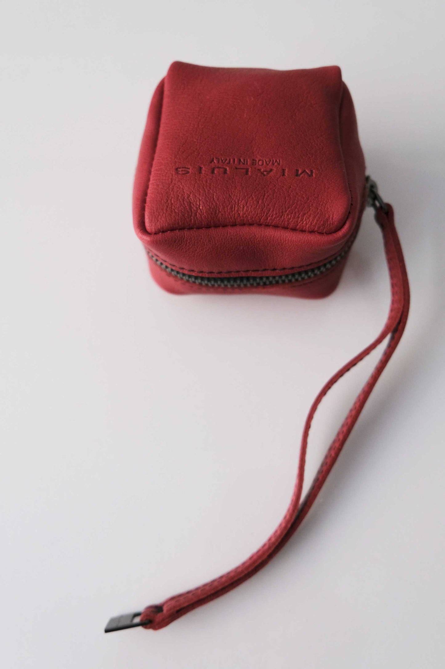 Dream box mini pochette in nappa rossa conciata al vegetale