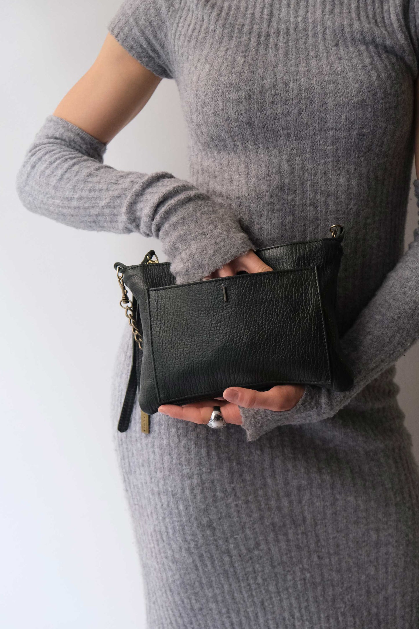 Mikin pino pochette in vegetable-tanned leather – Made in Italy -