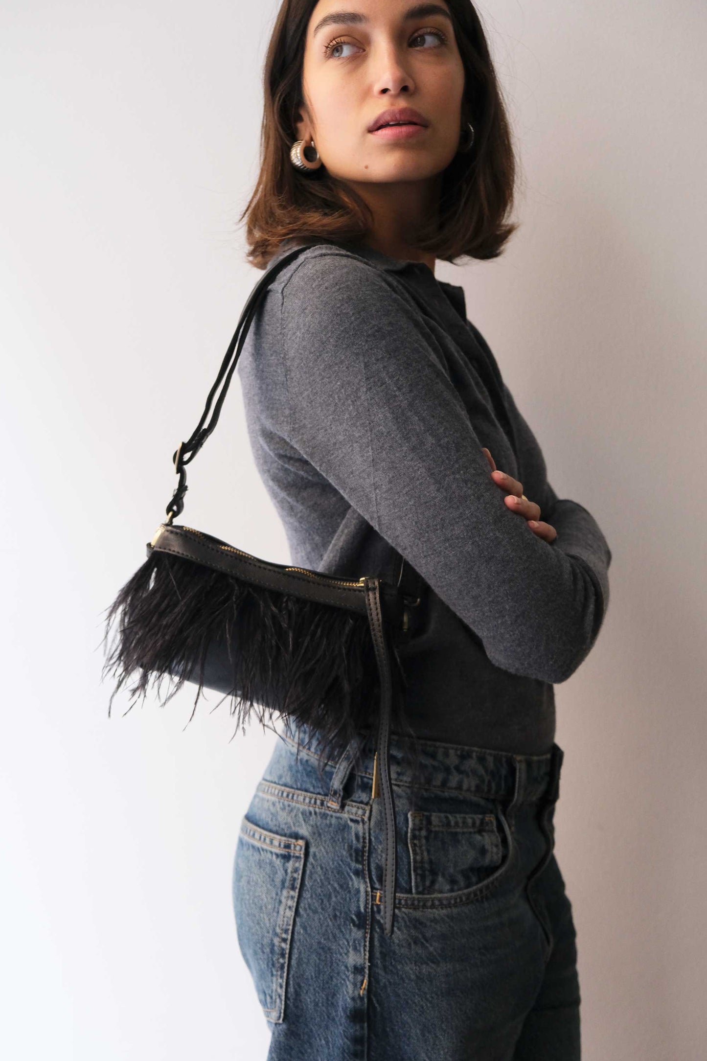 Olga pochette in black nappa leather with black feathers - Made in Italy -