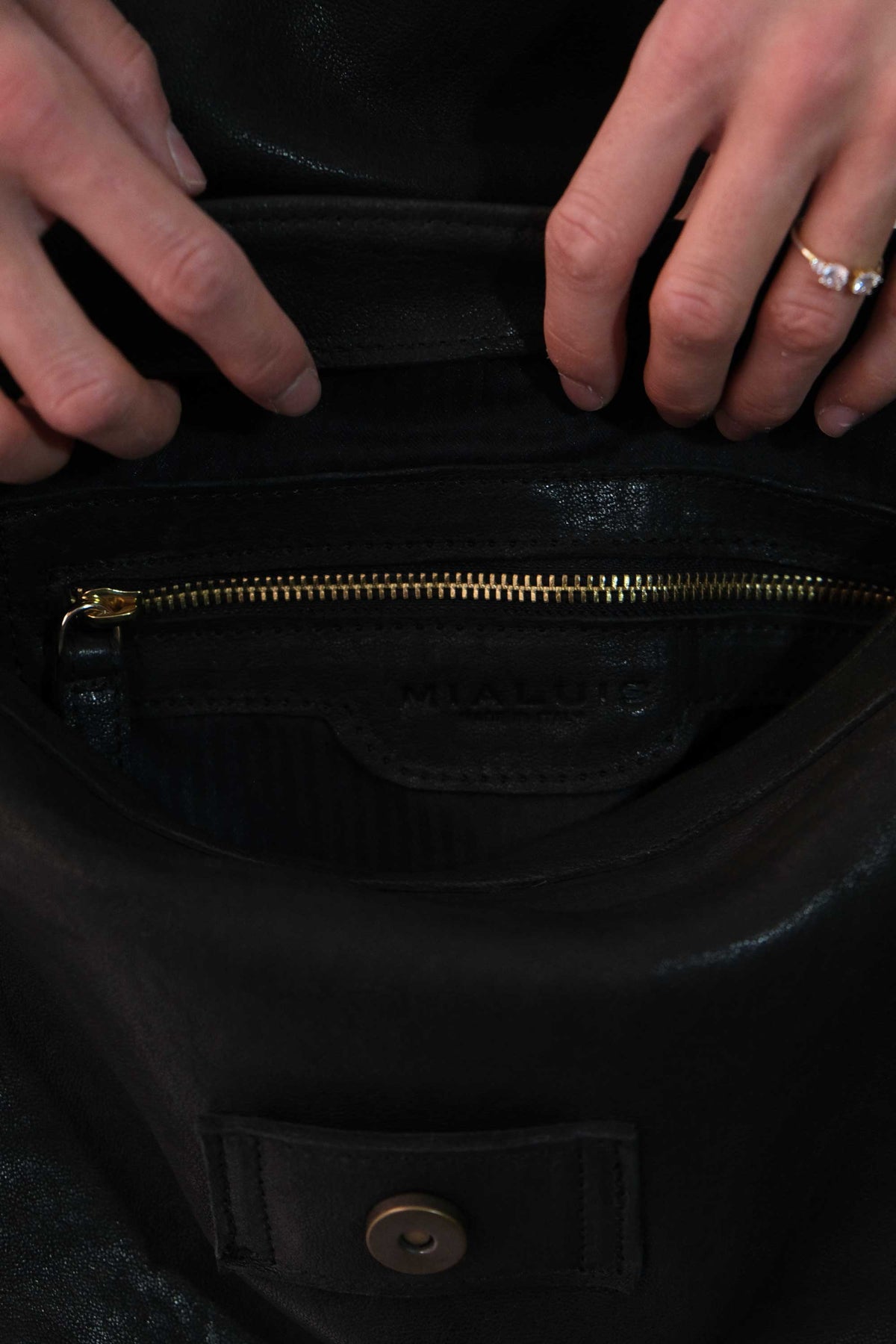 Do saddle bag in black soft washed nappa - Made in Italy -