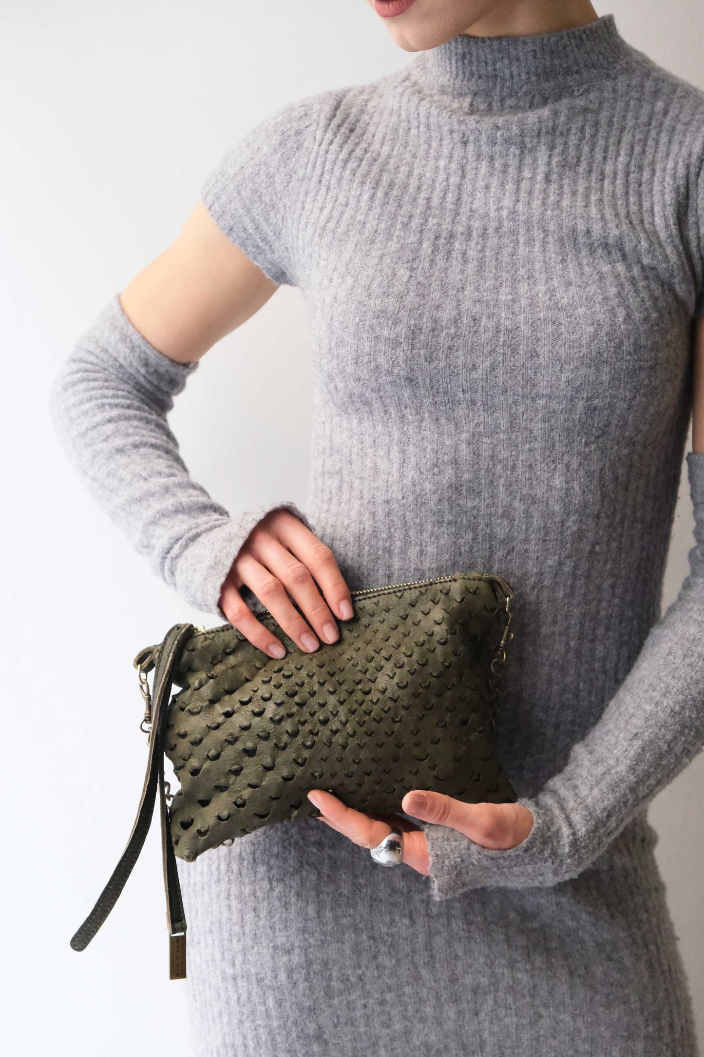 Mikin forest pochette in taipan vegetable-tanned leather – Made in Italy -