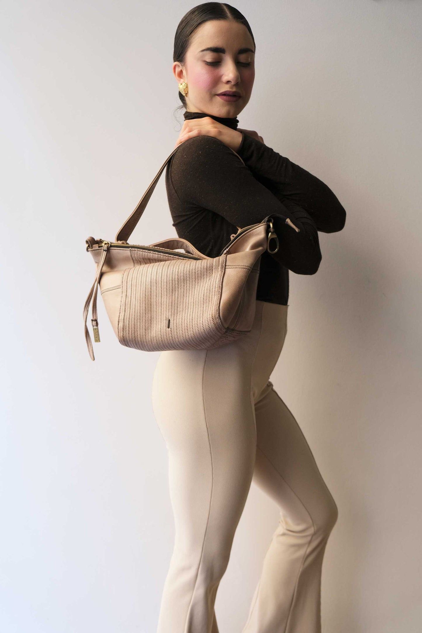 Mina media tote bag in turner sand soft leather - Made in Italy -