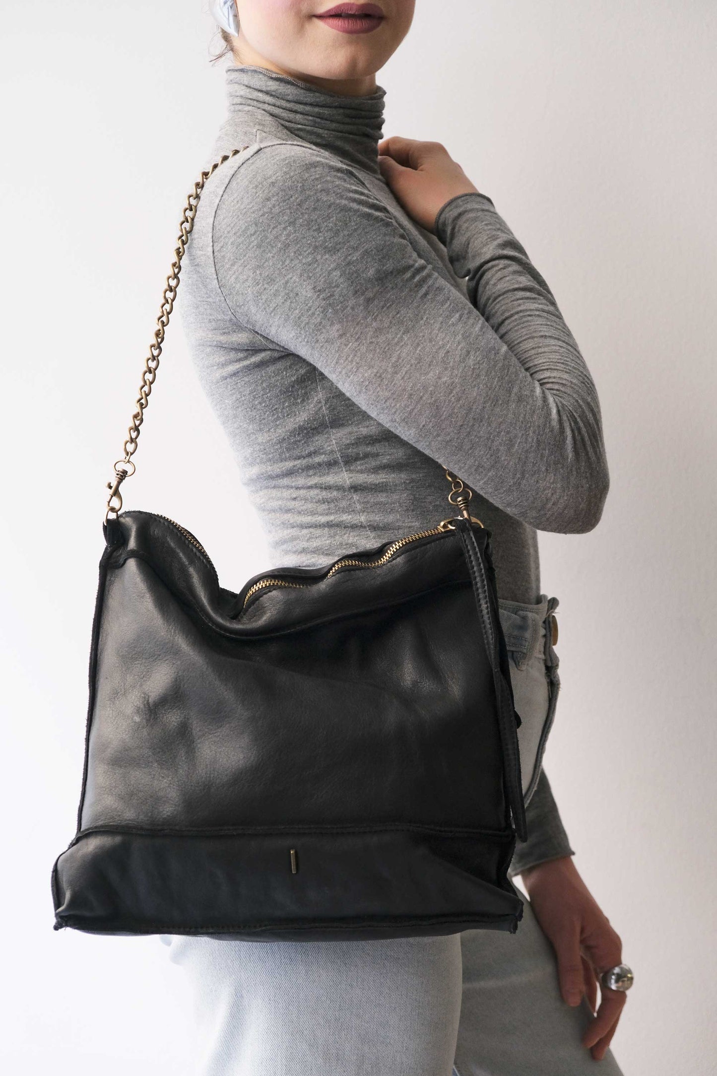 Rezoe sand garment-dyed leather - Made in Italy -