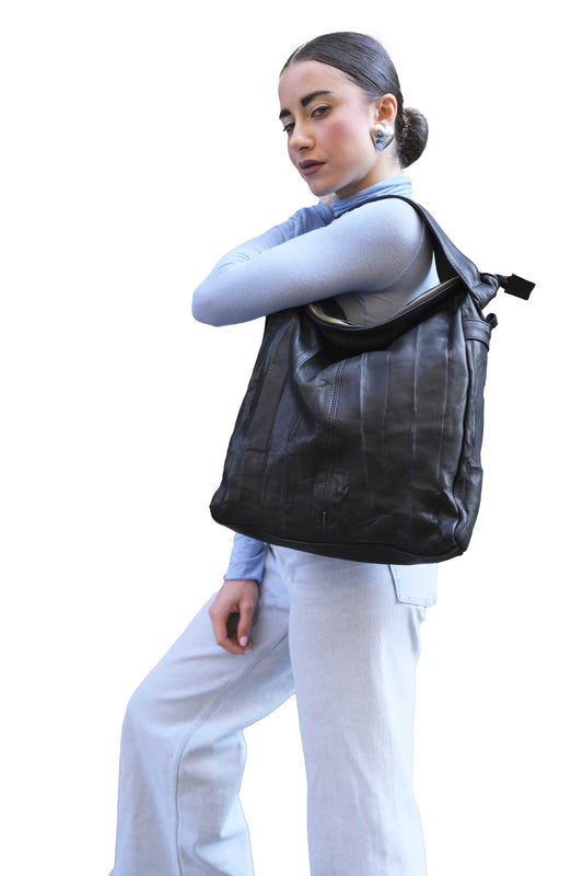 LAUNCH PRICE €298 UNTIL OCTOBER 30 - Valy tote bag in soft nappa lomé black - Made in Italy -