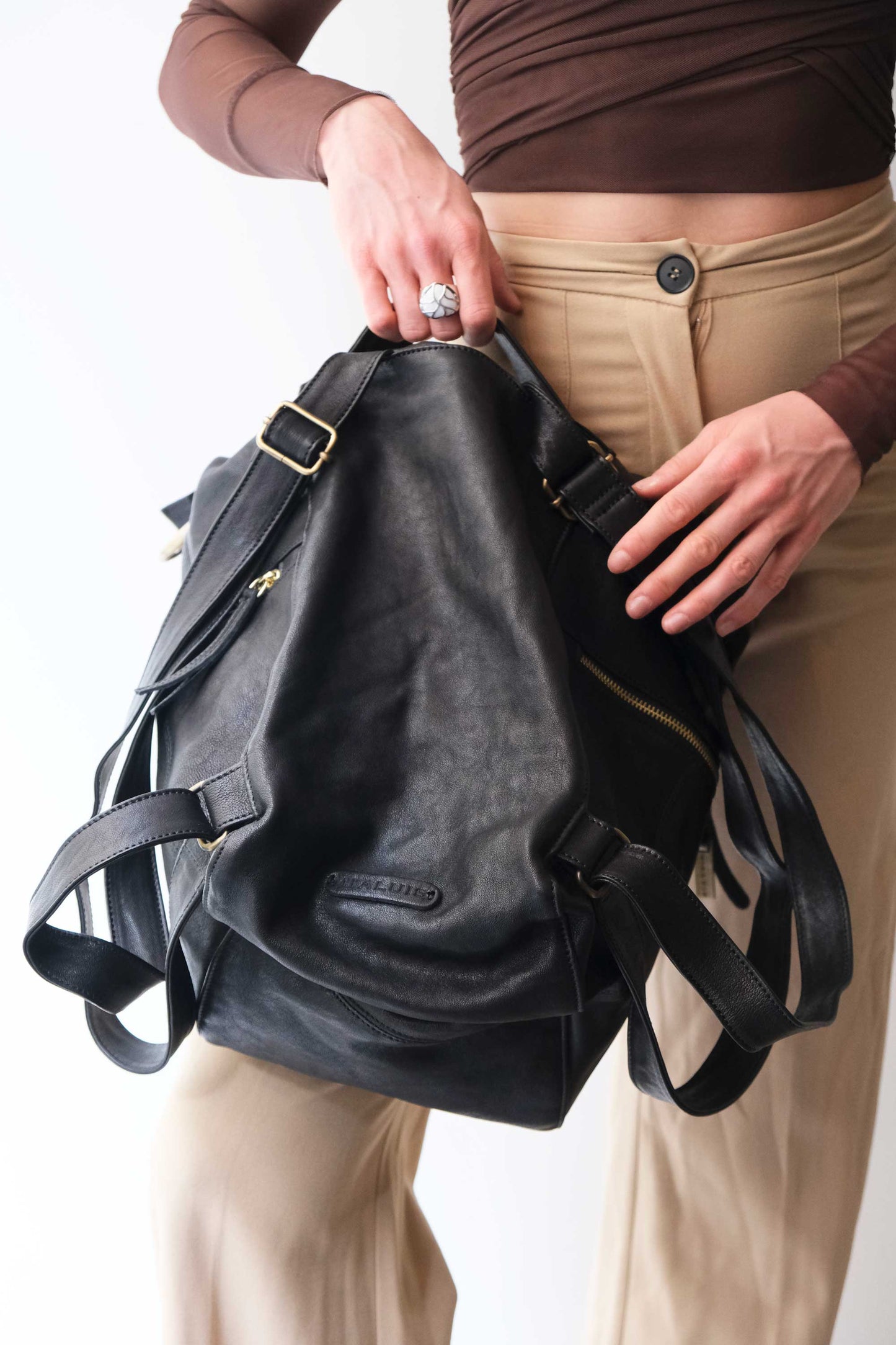 Vicky 2 zaino in nappa nera conciata al vegetale - Made in Italy -