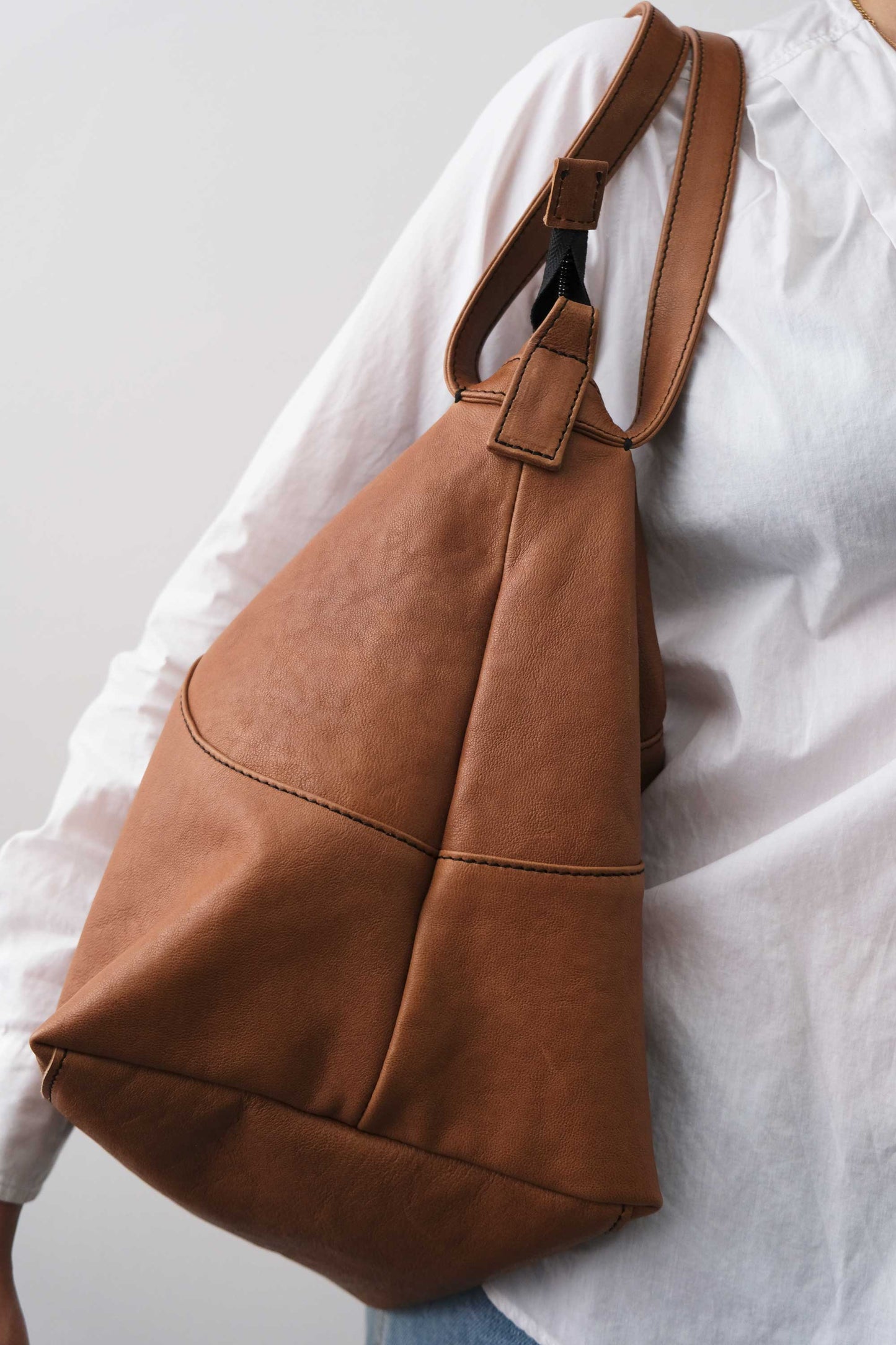 Cloudy crossbody bag in cognac nappa leather - Made in Italy -