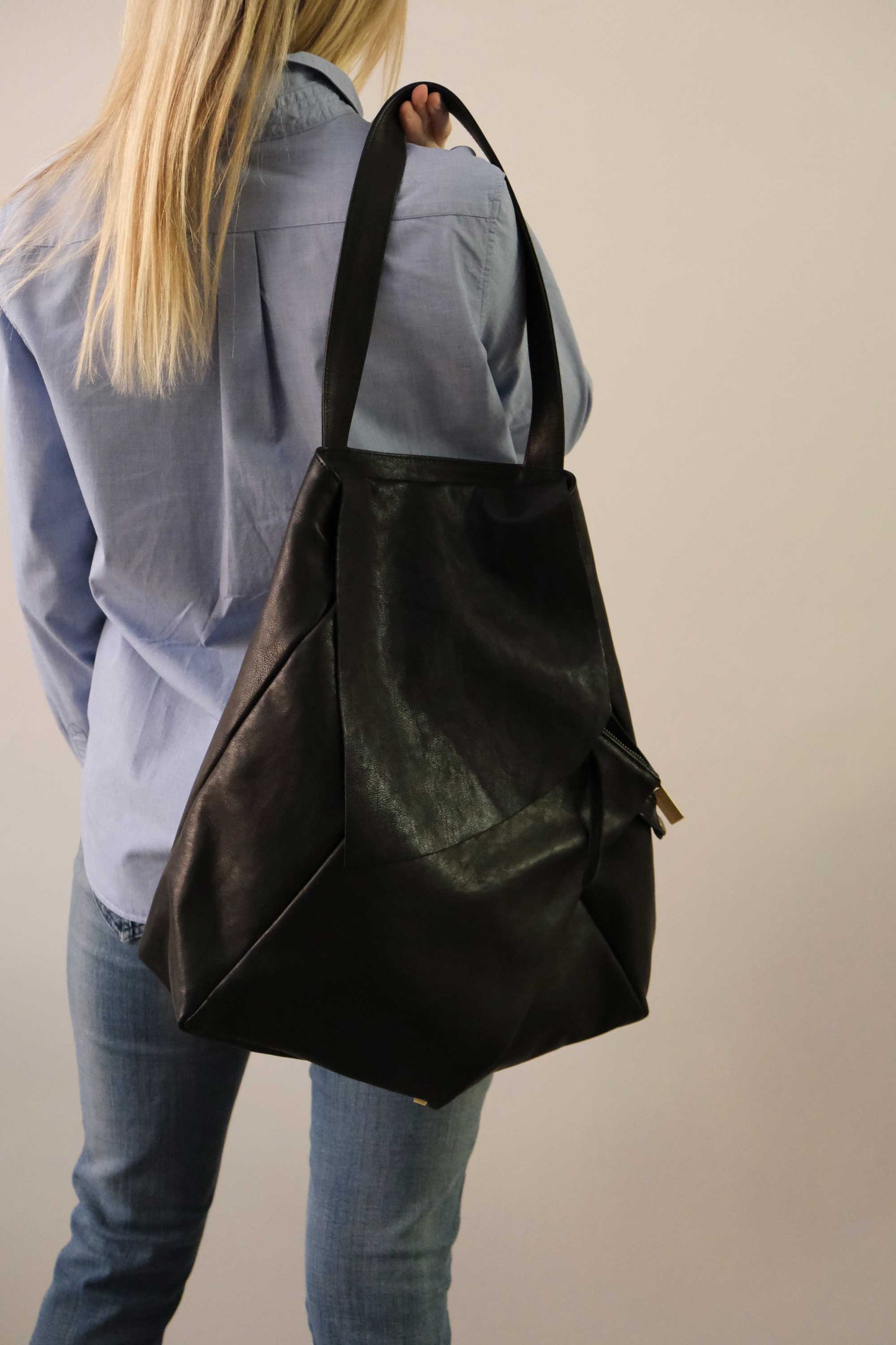 Ferdi tote bag in black nappa leather