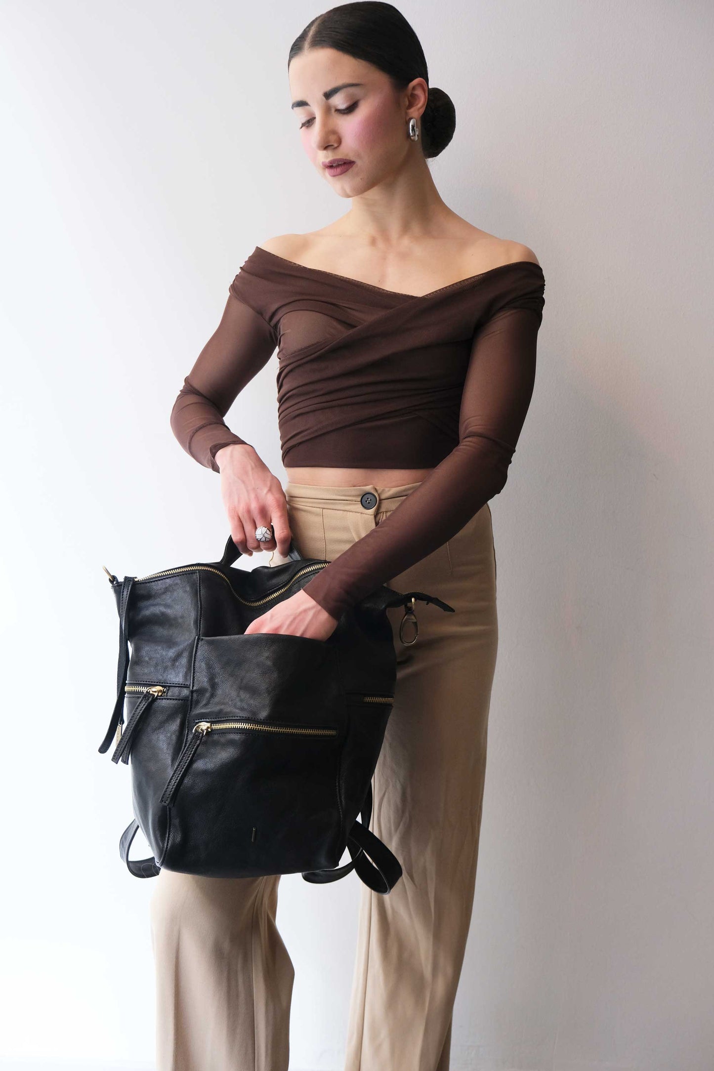 Vicky 2 zaino in nappa nera conciata al vegetale - Made in Italy -