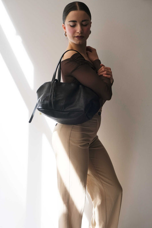 LAUNCH PRICE €306 UNTIL APRIL 30 - Maribè in black nappa vegetable leather  - Made in Italy -