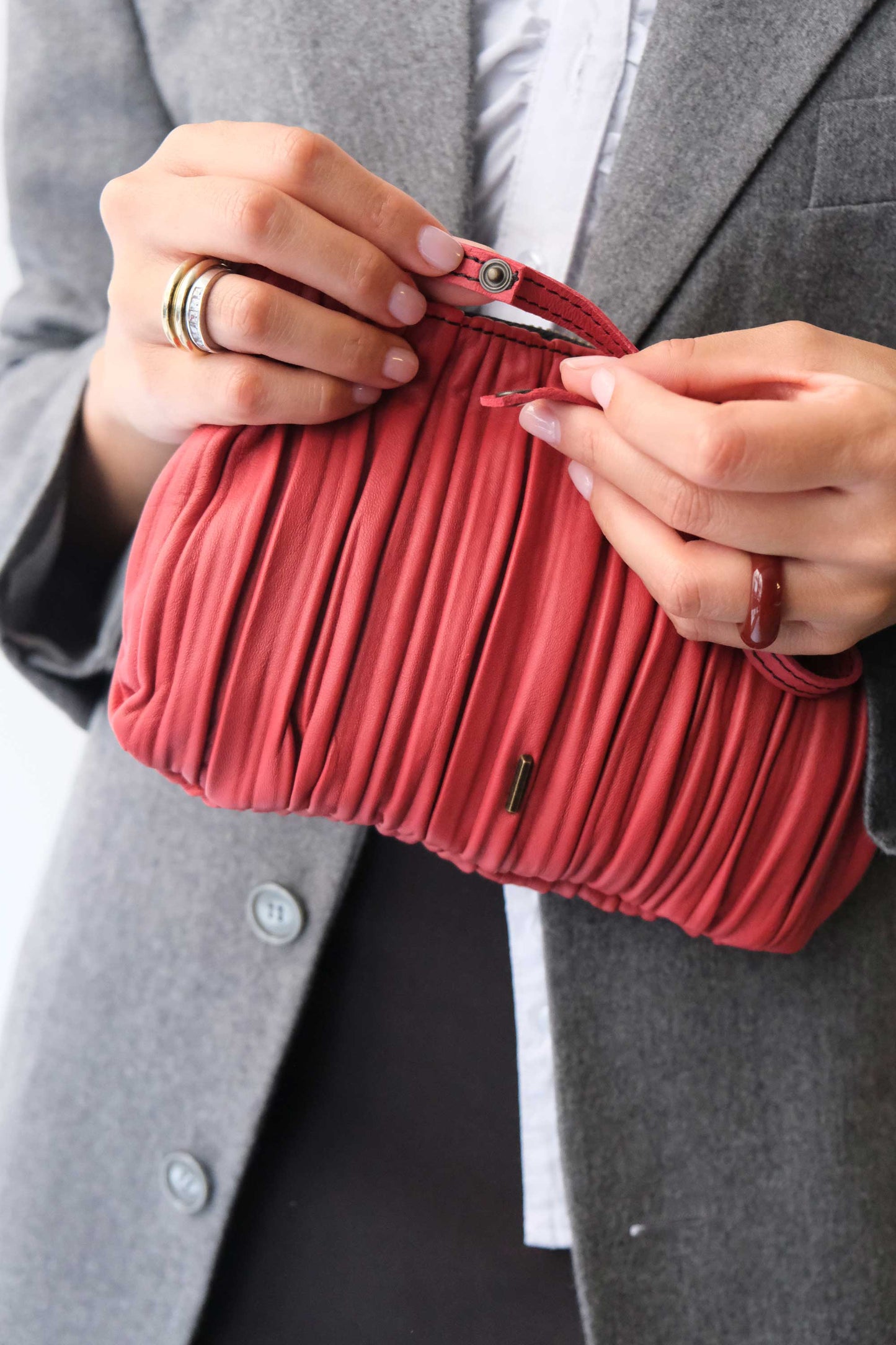 Tina pochette in red pleated leather - Made in Italy -