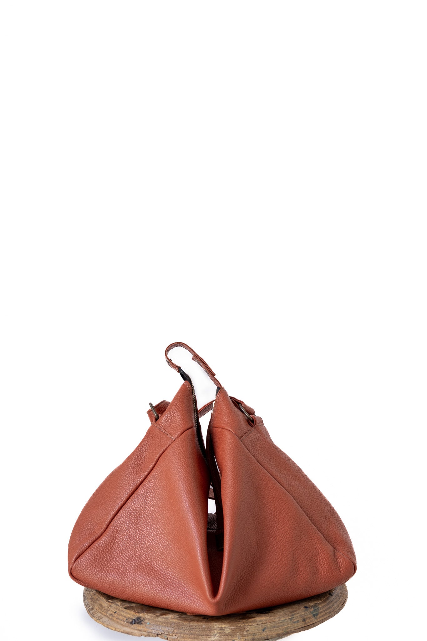 Chicca hobo bag in brick leather with natural grain