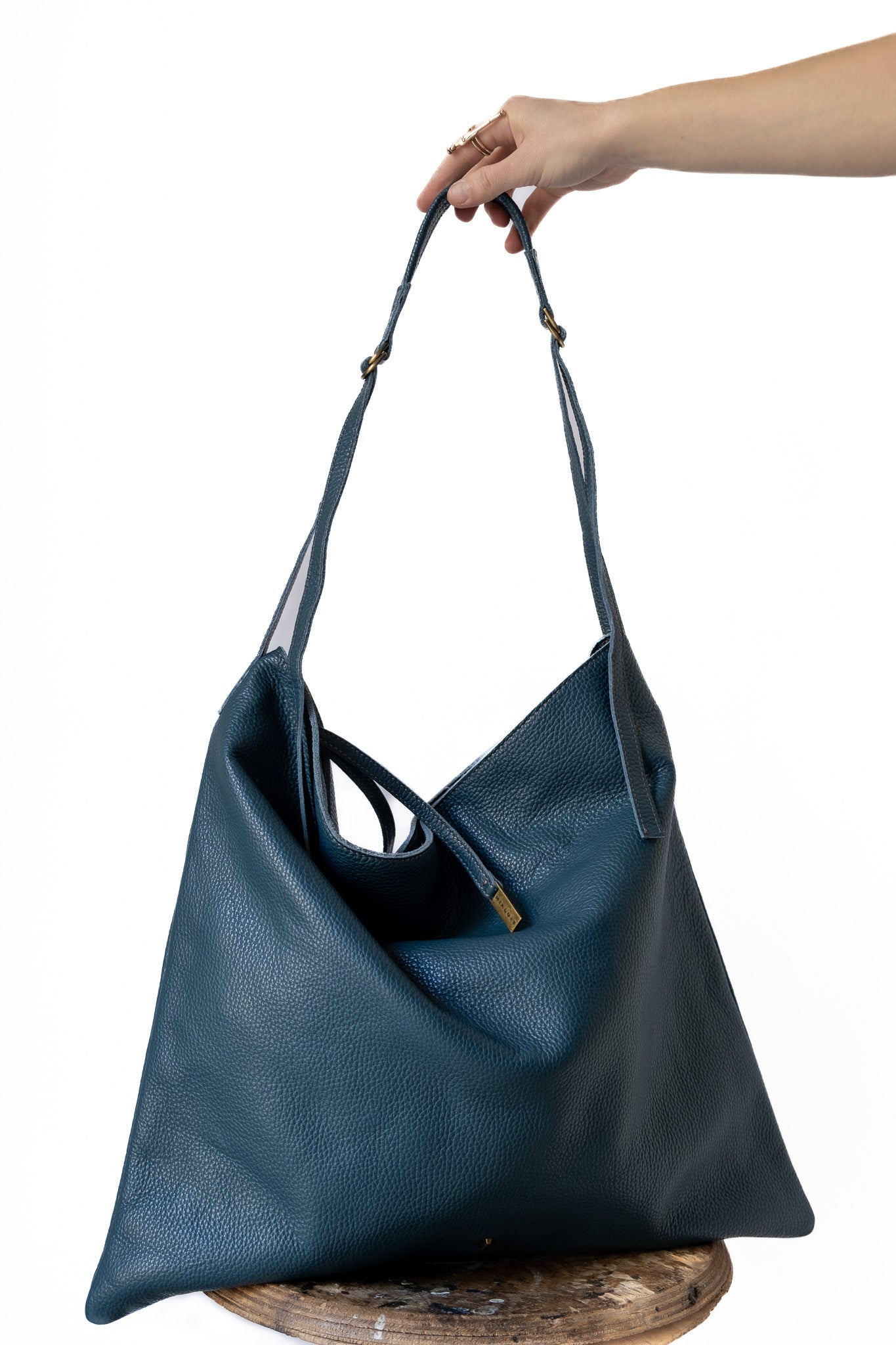 Valentina hobo bag in leather with natural grain