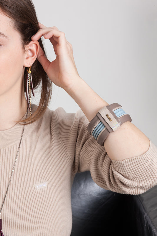 Antiope Small Lux Bangle Cielo & Taupe